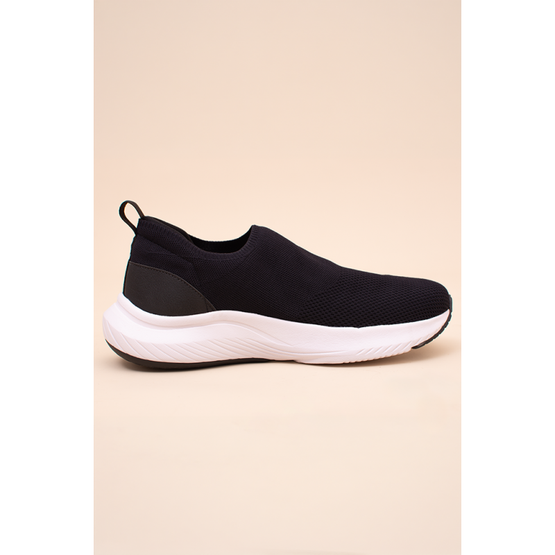 B.ON UNISEX LIGHTWEIGHT STRATUS TENNIS SHOES